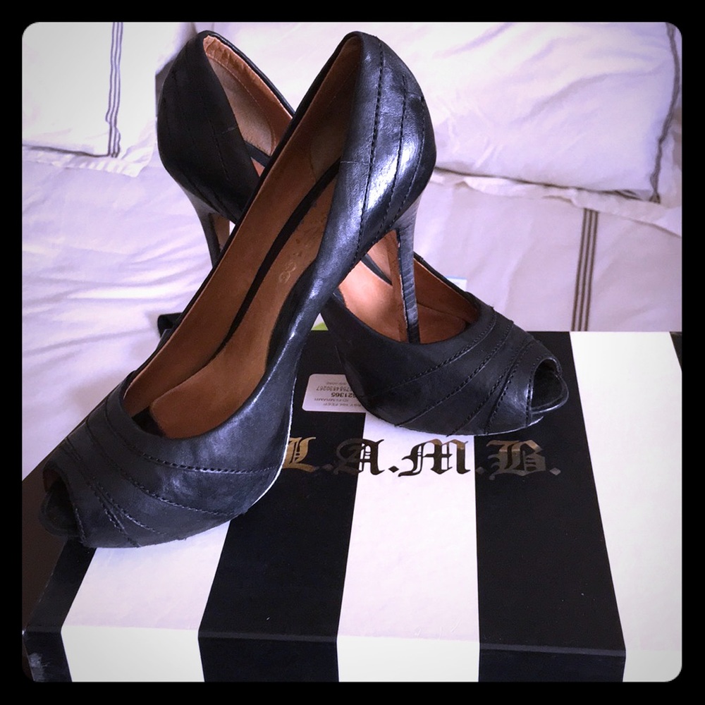 L.A.M.B. Tansy Black pumps